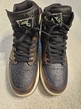 Nike Air High-Top Sneakers in Black & Brown